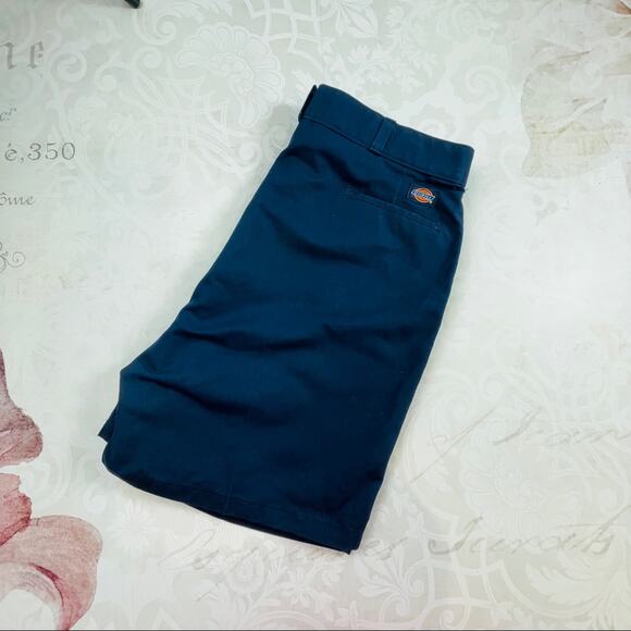 Dickies Navy Shorts Like New 42 - Picture 2 of 8